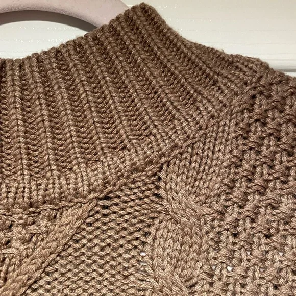 Olivaceous Sweater. Size: Small. NWT. Brown. Long Sleeve. - Picture 4 of 7